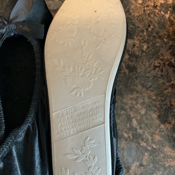 9.5-10.5 black satin slippers - Picture 3 of 5